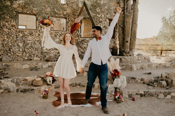 10 robes de mariée courtes bohèmes pour un style contemporain