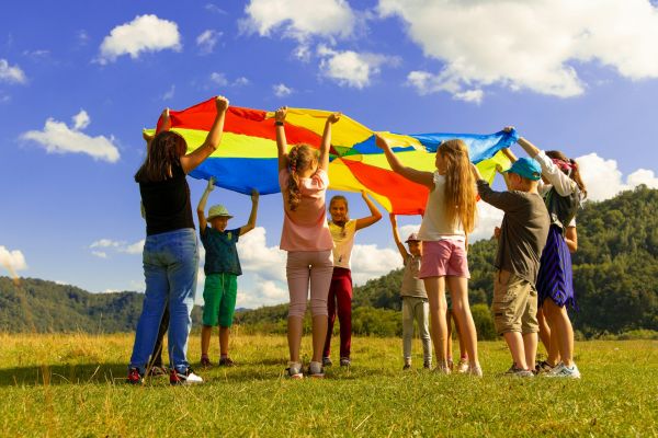Colonie de vacances vacaf : vos questions sur les aides répondues !