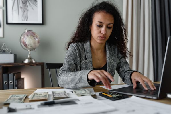 Comprendre les relations de portage salarial en suisse et le salarié porté