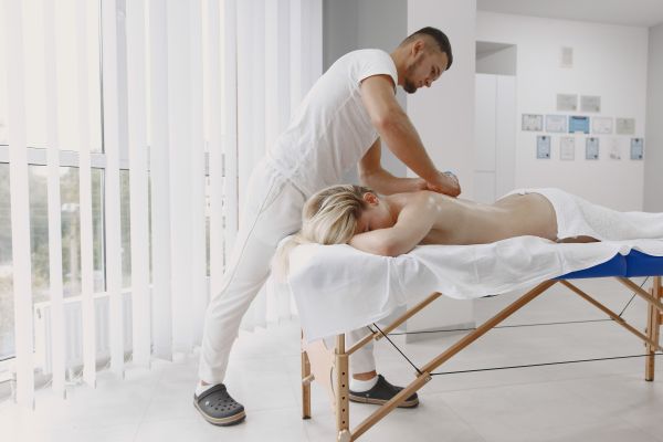 Les étapes pour devenir masseur en Suisse avec RFormation
