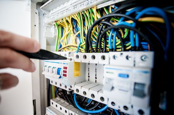 Optimisez vos projets : conseils d'experts en électricité